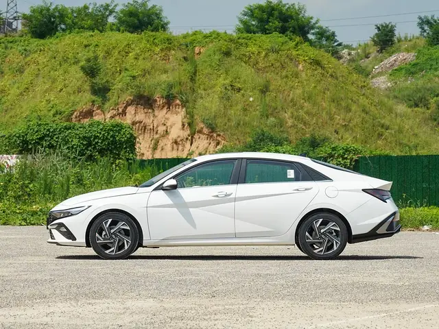 Hyundai Elantra 2023 1.5L CVT GLX Elite