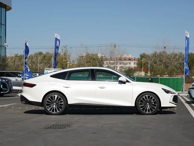 MG MG7 2025 1.5T 300 DCT Elegance