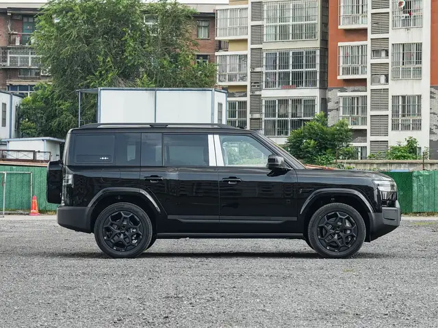 Formula Leopard Titanium 7 2025 190KM AWD Ultra
